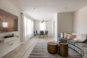 Newly Remodeled House in Cul-de-Sac - 加迪纳市