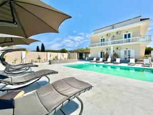 Villa Doma with private pool for up to 29 guests by DadoVillas
