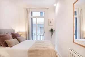 Experience local life in the heart of Gracia, Barcelona