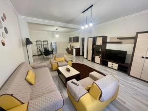 Enjoy Apartments - Central Villa Retreat