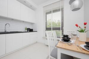 Stylowy Apartament Nad Brzegiem Wisły Warszawa by Renters