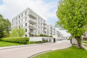 Stylowy Apartament Nad Brzegiem Wisły Warszawa by Renters