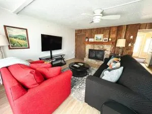 Cozy & Peaceful View - Walk2Resort - Fireplace - Sugar Mountain