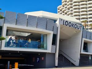 Scarborough Beach Front Resort - Shell Thirteen