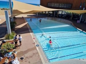 Scarborough Beach Front Resort - Shell Thirteen