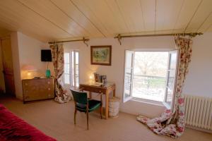 B&B / Chambres d'hotes Le Corps de Garde : Chambre Deluxe (1 Adulte + 2 Enfants)