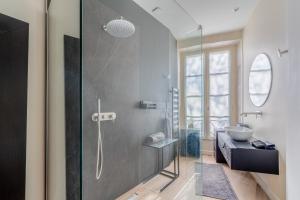 centre historique Avignon appartement Haussmannien 140 m2