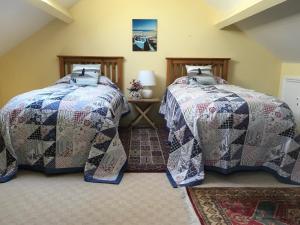 Spacious seaside family house in Aberdaron with large garden and stunning sea views