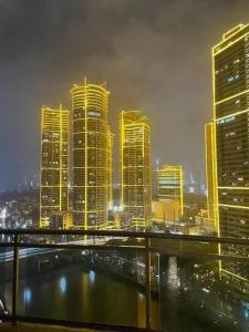 Aveline Suites Luna,1br, Rockwell side