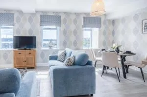 Harbour View - 2 Bedroom Apartment - Milford Haven - Angle