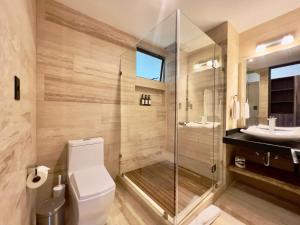 Unwind | Private Balcony & Rooftop Pools | Casago