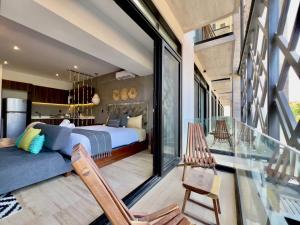 Unwind | Private Balcony & Rooftop Pools | Casago