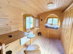 B&B / Chambres d'hotes Blue : La Roulotte du Medoc : Chambre Double avec Salle de Bains Privative