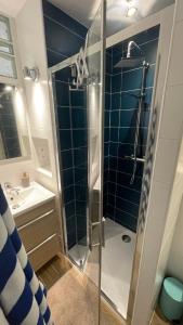 Joli studio vue mer, piscine, Tennis, Parking