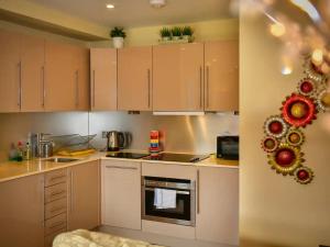 Perfectly Located Apartment - Pass the Keys