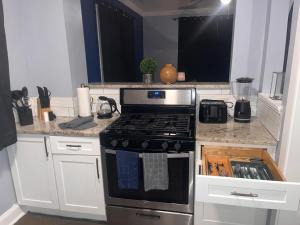 Charming King bed & Queen Sofa bed & TV Wifi