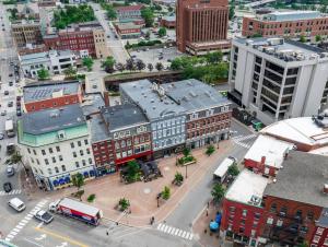 Historic BLDG, Coffee Shop, FAST Wi-Fi, Room # 207