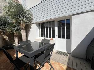 Maison de village LA N N E X E proche du port