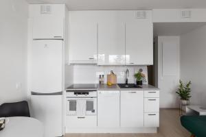 Modern studio by Finnoo metro