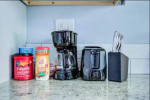 Cozy King bed and Queen Sofa bed Apt