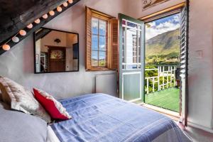 Two Pools Villa - Mountain View