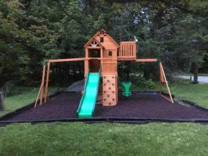 The Kresge Kabin - Authentic Grand Log Cabin.