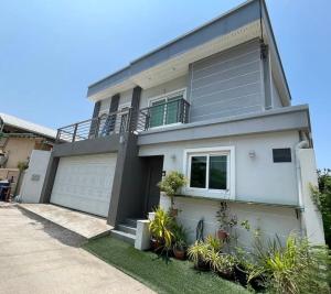 Michelle house pool villa