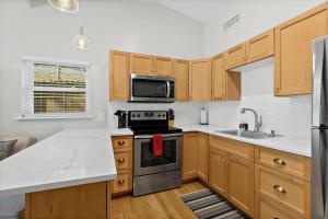 Cozy Uptown Guest House