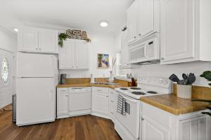 Treetop Cottage - 3 blocks from Historic District