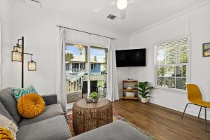 Treetop Cottage - 3 blocks from Historic District