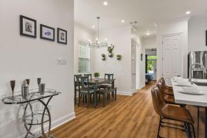 Luxury New 3BD Home with Parking and Private Yard