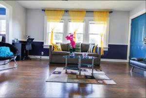 Colonial Apt 3