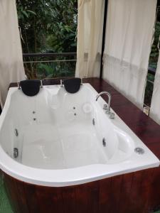 Elementium Glamping