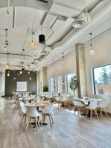 Divya Sutra Plaza and Conference Centre Calgary Airport