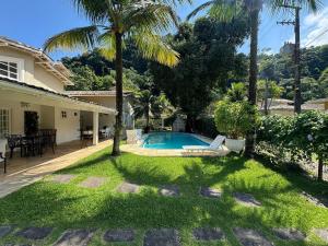 Casa com piscina privativa a 100m da Praia de Paúba