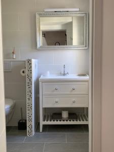 B&B / Chambres d'hotes The Cool Lounge a Coulonges - Charente : photos des chambres