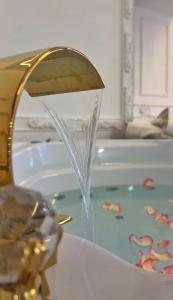 Enzo Capo Jacuzzi Andrassy