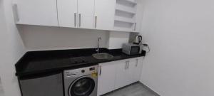 Studio Sleeps 2 with Balcony Pool & Parking