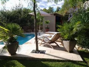 Appartement de Charme avec piscine privée - 维勒克罗兹