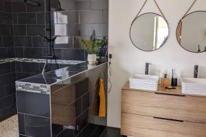 Villas Villa climatisee avec piscine : photos des chambres