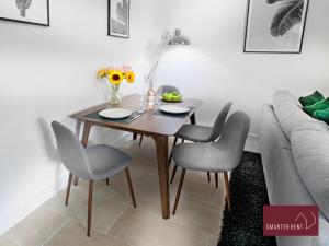 Hitchin - St Annes - 2 bed coach house & Parking