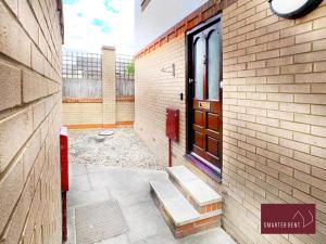 Hitchin - St Annes - 2 bed coach house & Parking