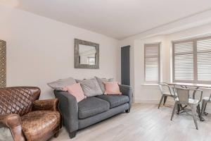 Flat 1, 161 Crescent Road Luxury Apartment