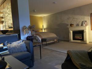 Exklusiver Souterrain - zentral, ruhig mit großer Terrasse, Bergblick und privaten Sauna zzgl