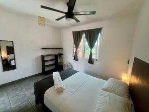 Hotel Aqualuna Cyclops