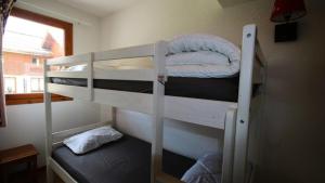 Chalets Residence Parc Aux Etoiles - CH26PAE - CHALET TRIPLEX 4 CHAMBRES, TERRASSE ET BALCON MAE-2394 : photos des chambres