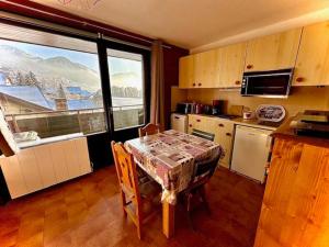 Charmant studio au cœur du village avec balcon, idéal pour 2-3 pers, proche commodités ! - FR-1-692-96