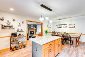 Pocono Lake House Hideaway Hot Tub and Theater Room