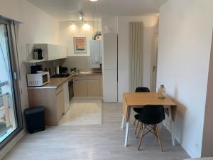 Studio 27m² - centre-ville - parking privé - Tt équipée - 1km Gare TGV