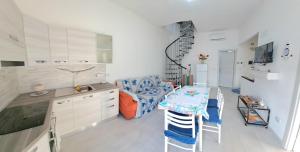 FollowTheSun- Camera Fronte mare img4